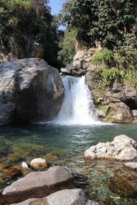Crystal clear and verrrrry cold water